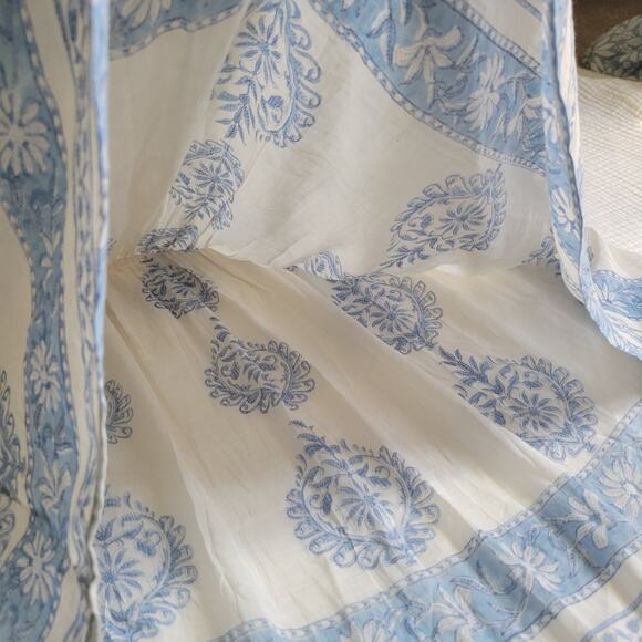 BELL Alicia Bell Sz M Blue White Top Boho Blouse Floral Cotton Silk Sequin Flowy - Picture 3 of 6